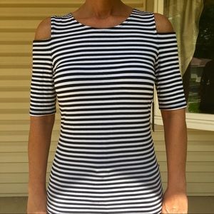 NWT VINCE CAMUTO Cold Shoulder Short Sleeve Shirt